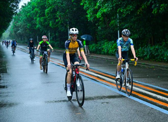 800名骑浩瀚体育平台手“骑乐黄江”大湾区自行车骑行嘉年华走进东莞(图3)